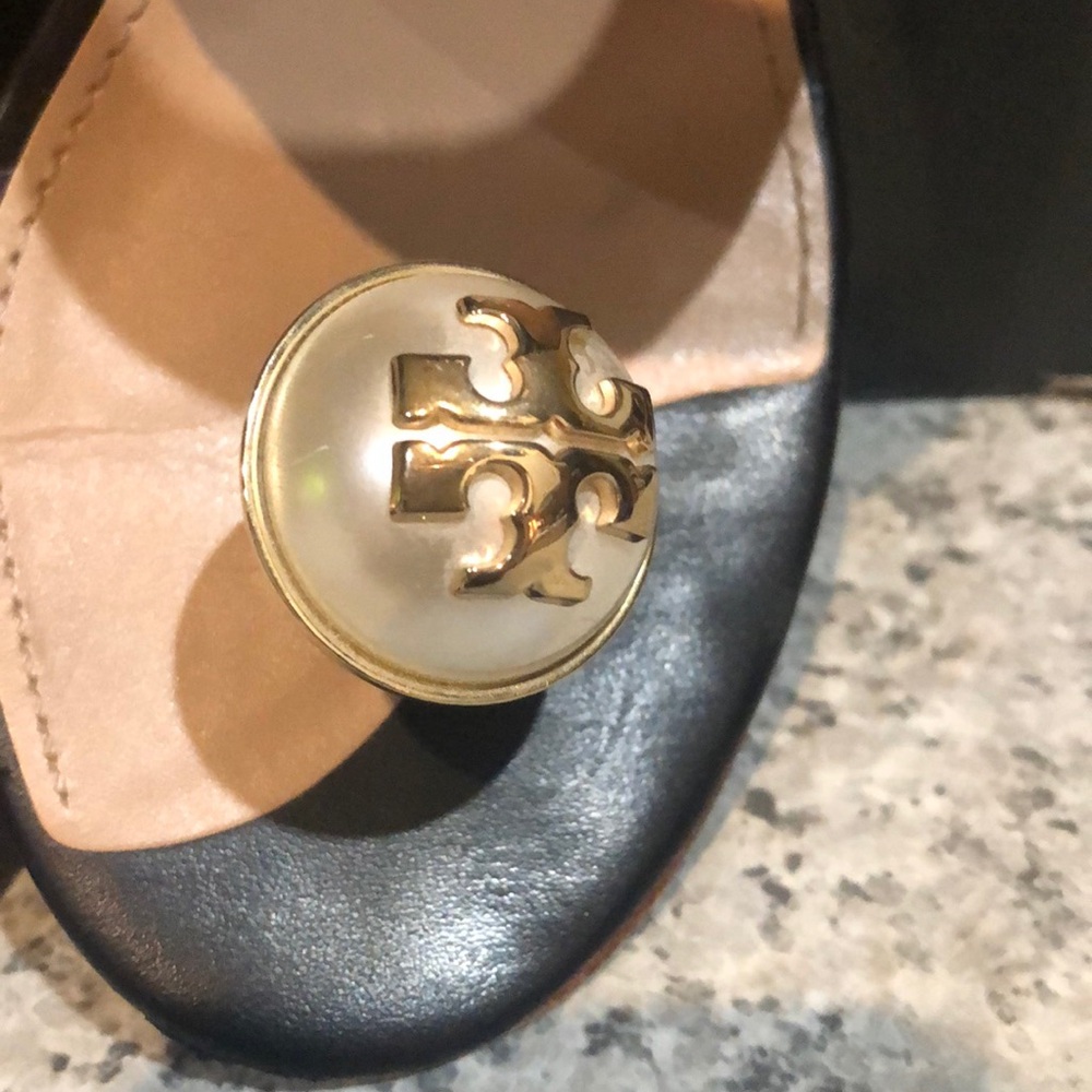 Tory Burch Estella Satin Bejeweled Pearl Block Sandal Sz 5 - Picture 13 of 16